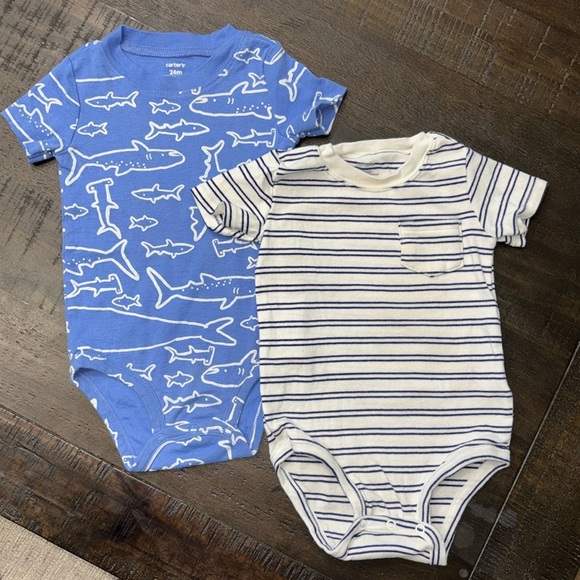 Carters Blue Shark and White/Navy Stripped Onesie Size 24m - Picture 1 of 3